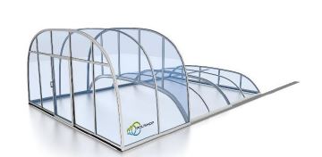Modelul Classic Plus este o acoperire de piscină spațioasă, cu un vestibul înalțăt, care asigură posibilitatea folosirii piscinei.