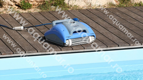 Dolphin Supreme M200 CB- Robot pentru piscine rezidențiale